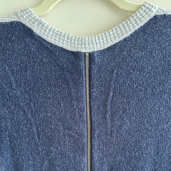 Madewell Two Tone Colorblock Sweater - Gray and Navy Blue, Size Medium - Picture 16 of 16